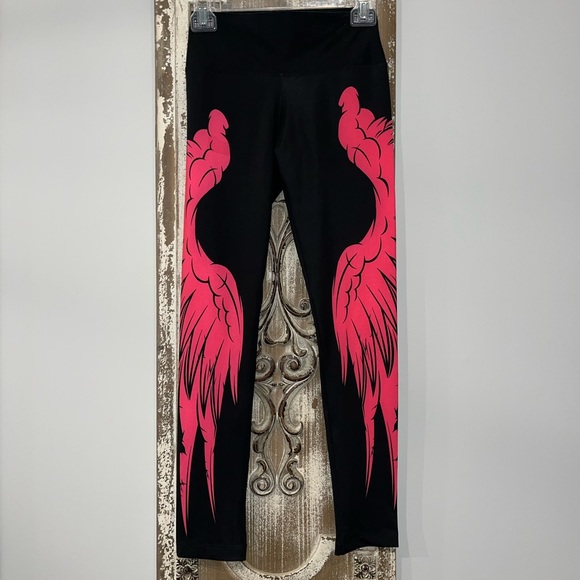 NWOT Women’s VOG Black/Pink Angel Wings Workout Tights/Leggings (Small) - Picture 1 of 4